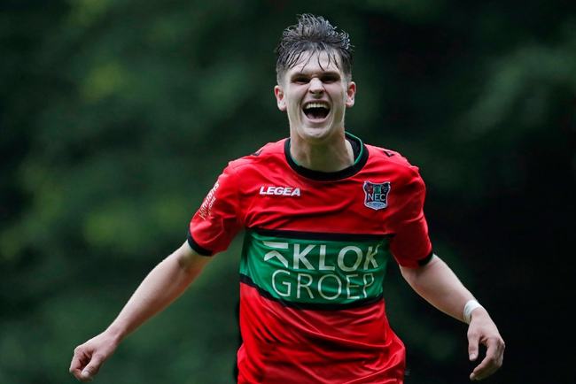 的后防时刻 的后防时刻